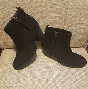 Old Navy short suede boots